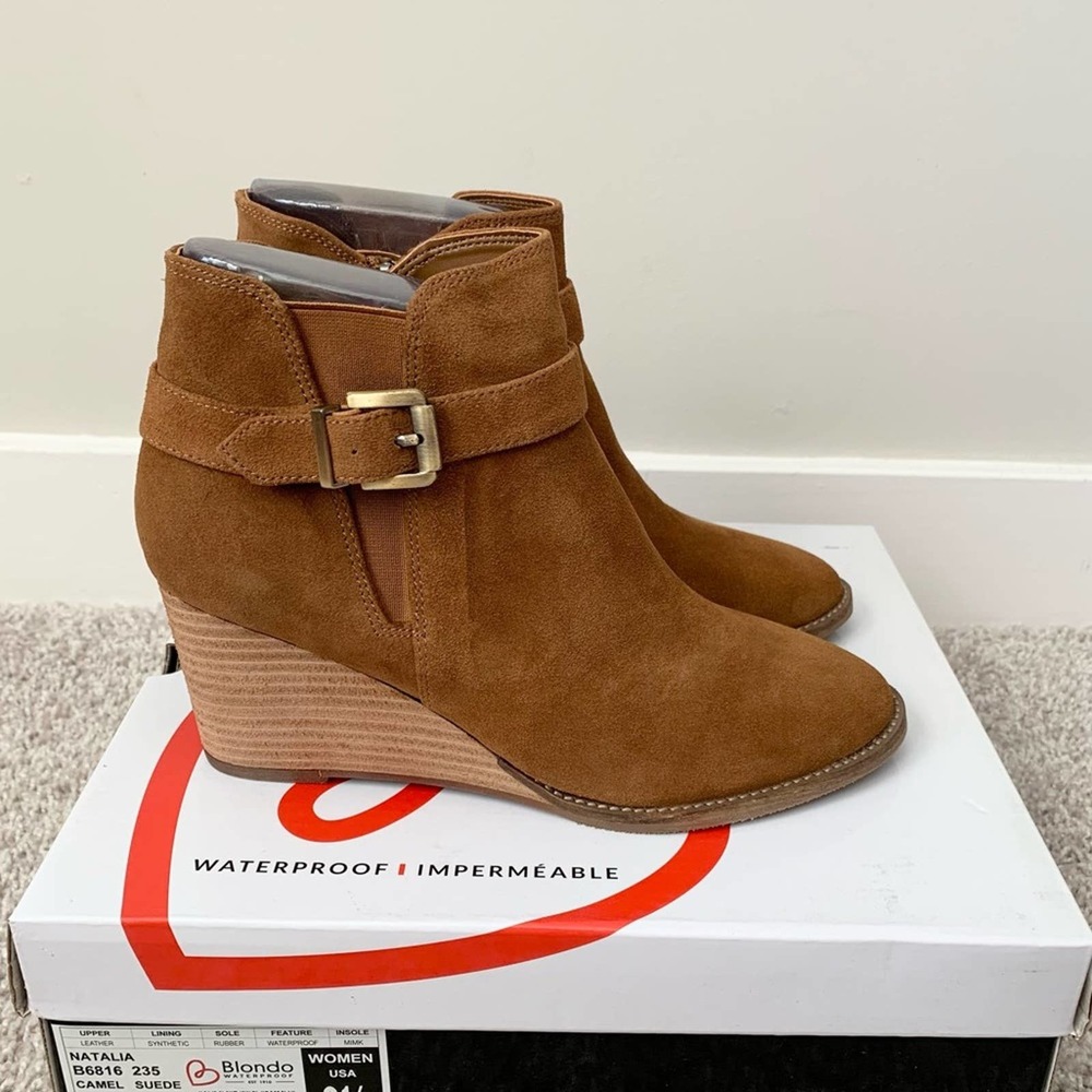 Blondo Natalia Wedge Bootie in Camel Suede 9.5 M